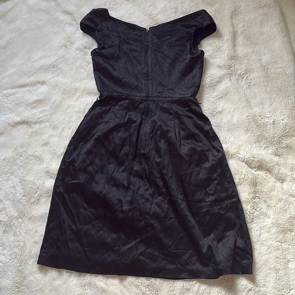 Le Chateau Black Dress size extra small, no waist tie - Picture 3 of 4